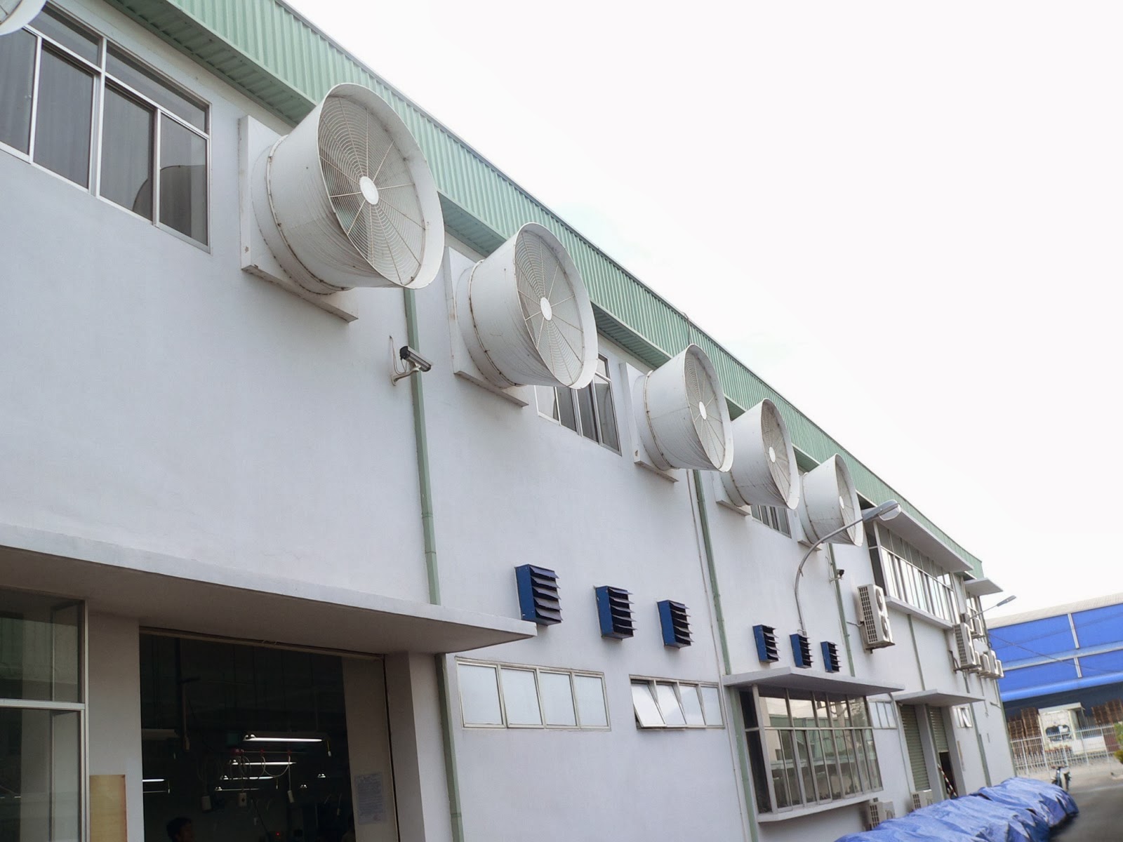Thông gió làm mát cục bộ nhà xưởng bằng máy làm mát